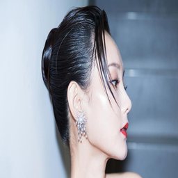 深入探讨日本老狼一卡2卡3卡4卡在线的奇妙世界：无限可能与挑战