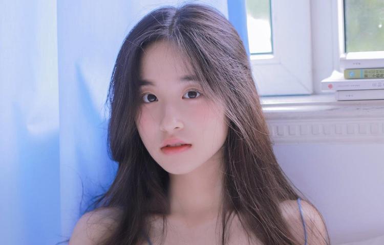 清爽的18水蜜桃与大黄瓜勒沙拉